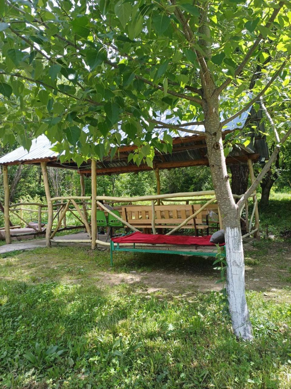 Basuta Guesthouse Kapan Екстериор снимка